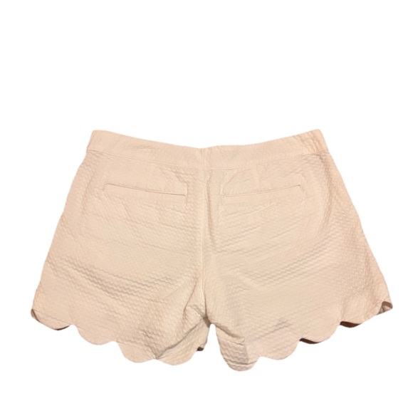 Lilly Pulitzer Womens 00 White Buttercup Scallop Hem Shorts 28 Waist Resort Wear - Picture 3 of 8